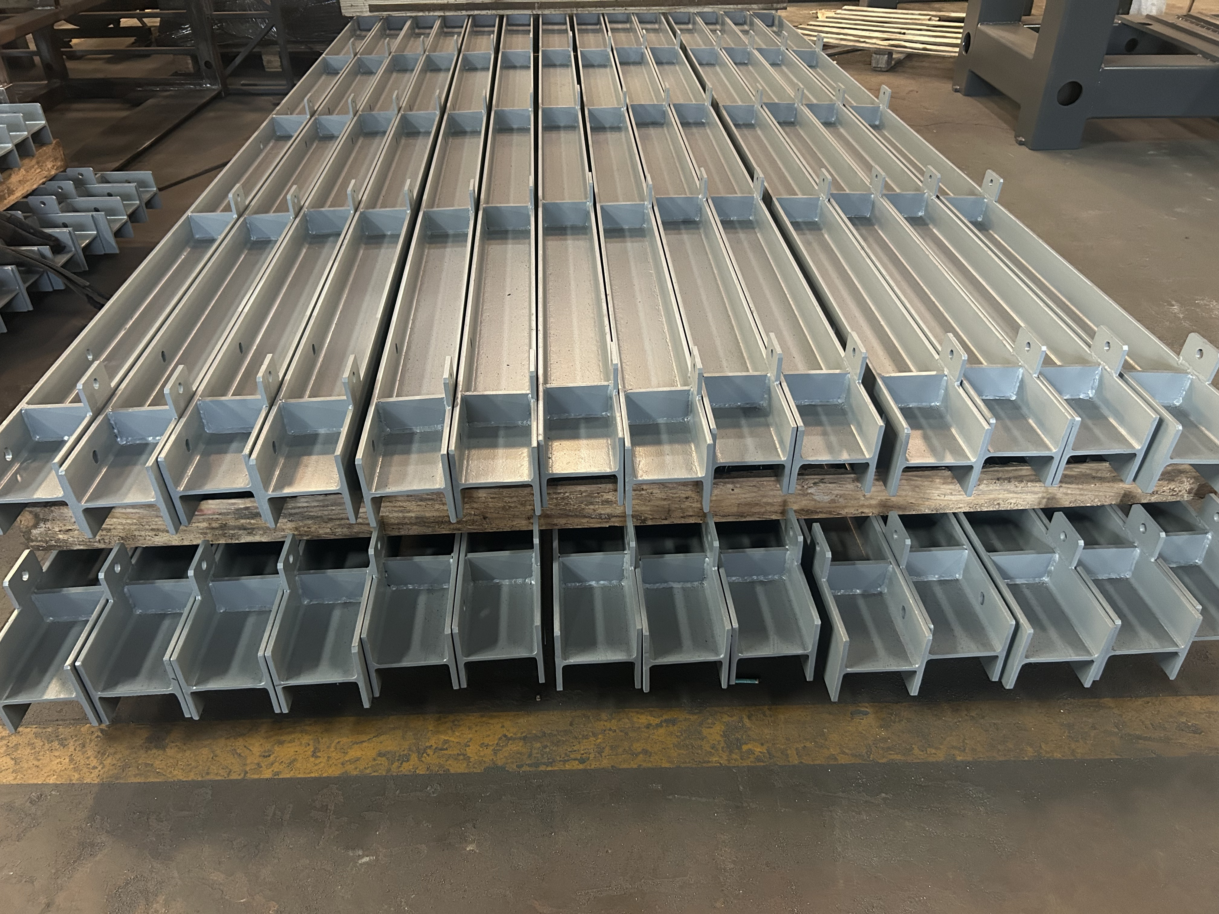 Custom Painted I-Beam Floor Rails – Heavy-Duty Steel Base Rails for Industrial Equipment